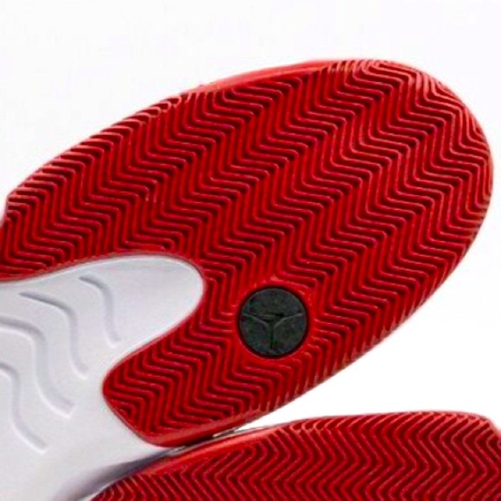 JORDAN Max Aura 2 Black Gym Red Sz 13. ** NEW WITH BOX.** - Picture 3 of 9
